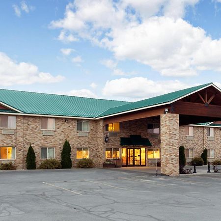 Hotel Super 8 By Wyndham Montpelier Exterior foto